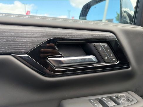 Used 2026 GMC Yukon AT4 Ultimate w/ LPO, Floor Liner Package AWD/4WD image 13