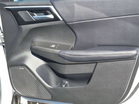 Used 2025 Mitsubishi Outlander SE AWD/4WD image 34