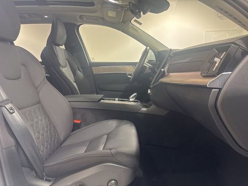 Used 2025 Volvo XC90 B6 Plus AWD/4WD image 29