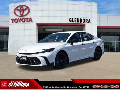 New 2026 Toyota Camry Hybrid FWD image 5