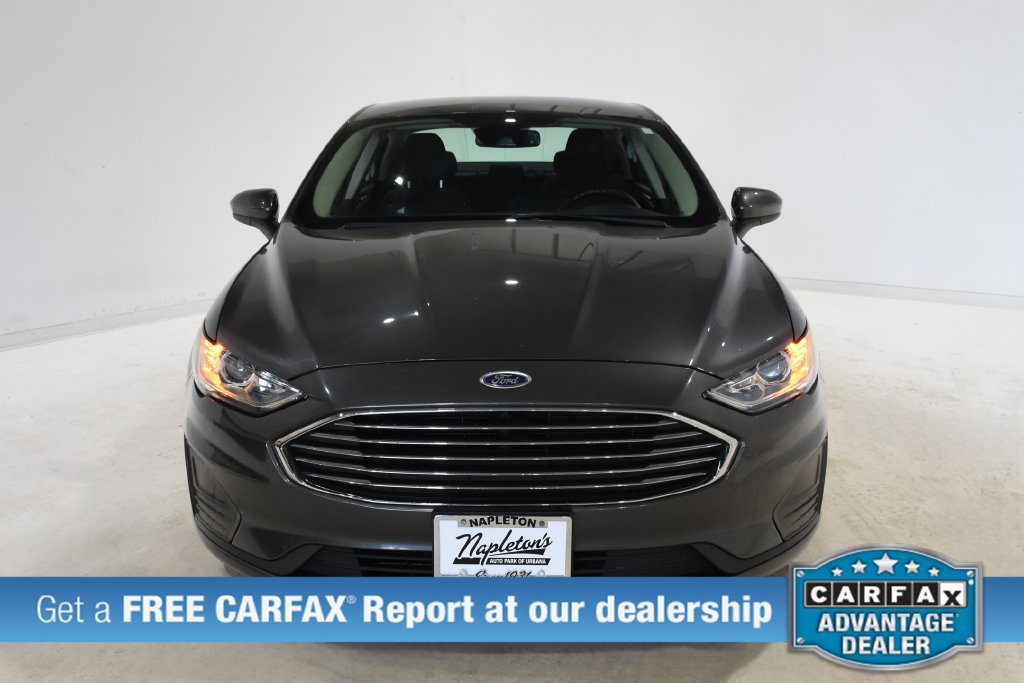 Used 2020 Ford Fusion SE FWD image 2