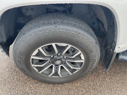 Certified 2023 Toyota Tacoma TRD Sport w/ Technology Package AWD/4WD image 9