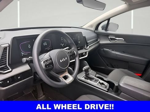 Used 2025 Kia Sportage LX AWD/4WD image 5
