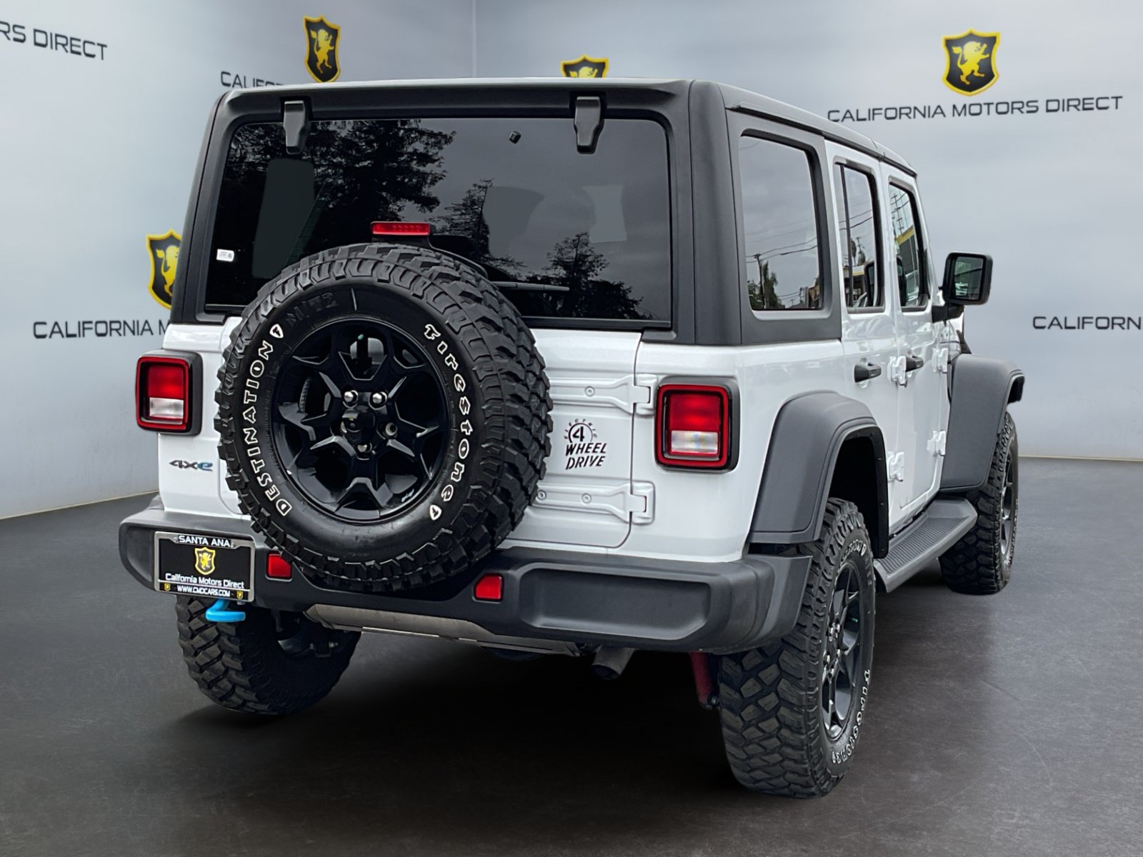 Used 2023 Jeep Wrangler Unlimited w/ Convenience Group AWD/4WD image 5