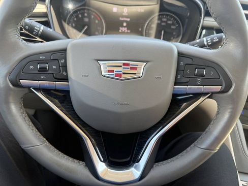 Used 2022 Cadillac XT6 Premium Luxury w/ Technology Package FWD image 25