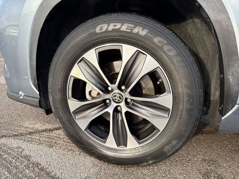 Used 2022 Toyota Highlander XLE image 10