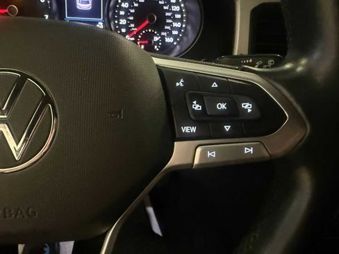 Certified 2020 Volkswagen Atlas Cross Sport SE w/ Panoramic Sunroof Package image 31