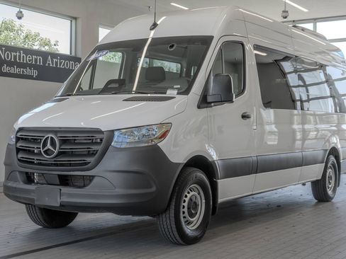 Used 2025 Mercedes-Benz Sprinter 2500 image 24