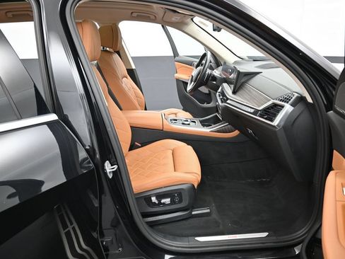 Used 2023 BMW X7 xDrive40i w/ Premium Package AWD/4WD image 45