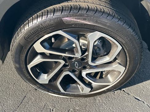 Used 2025 Chevrolet Trax RS w/ Sunroof Package image 23