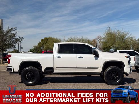Used 2024 Chevrolet Silverado 2500 High Country w/ Technology Package image 4