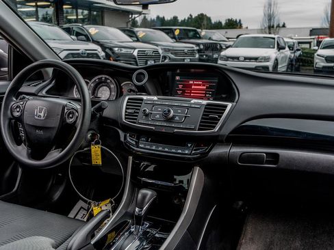 Used 2017 Honda Accord LX image 34