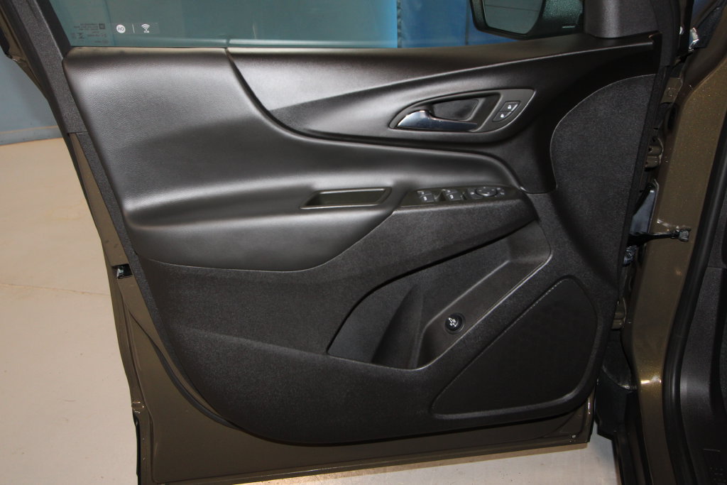 Used 2024 Chevrolet Equinox LT FWD image 5