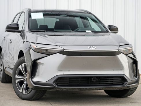 Used 2024 Toyota bZ4X AWD w/ Weather Package image 2