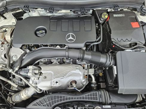 Used 2021 Mercedes-Benz GLA 250 image 30