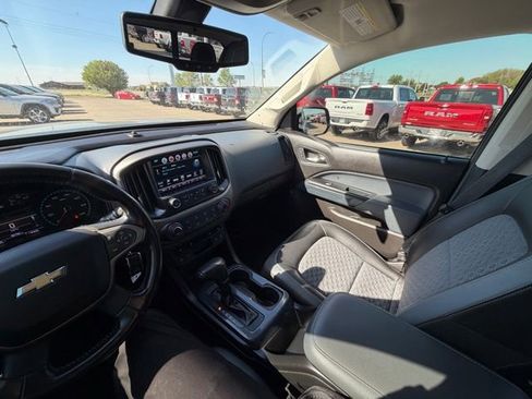 Used 2018 Chevrolet Colorado Z71 AWD/4WD image 17