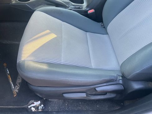 Used 2013 Toyota RAV4 LE image 21