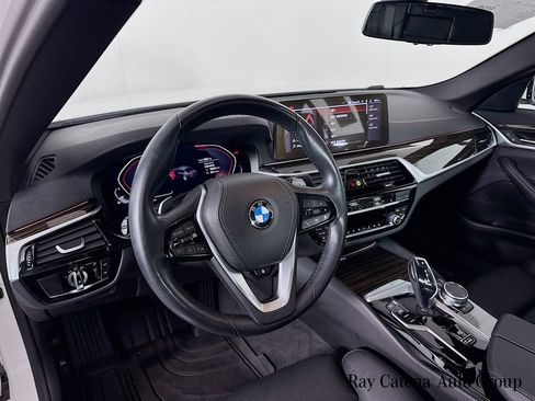 Used 2023 BMW 530i xDrive w/ Convenience Package image 9