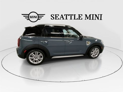 Used 2023 MINI Cooper Countryman SE w/ Storage Package image 12
