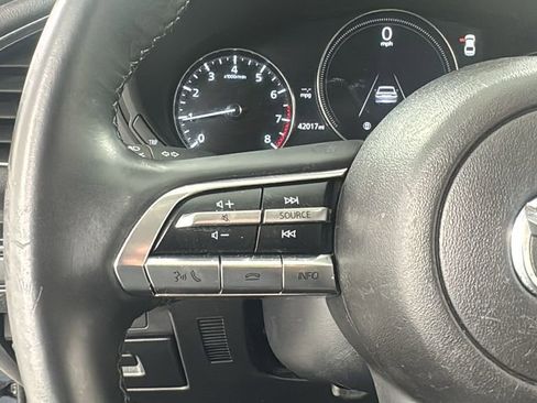 Used 2022 MAZDA MAZDA3 s image 19