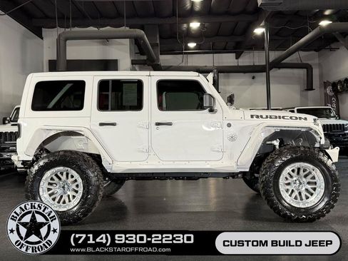 Used 2025 Jeep Wrangler Unlimited Rubicon AWD/4WD image 1