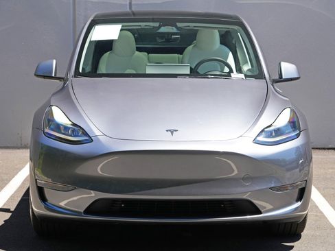 Used 2024 Tesla Model Y Long Range RWD image 47