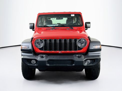 Used 2025 Jeep Wrangler Sport AWD/4WD image 2