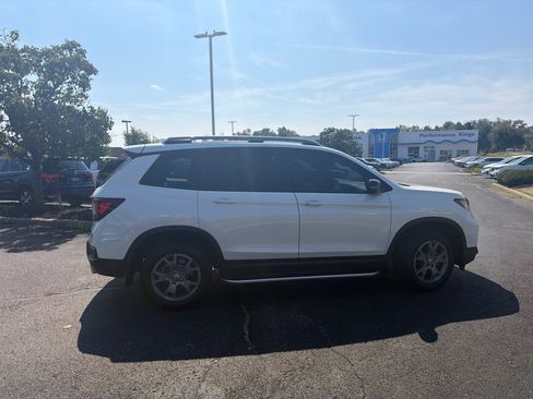Used 2025 Honda Passport TrailSport image 18
