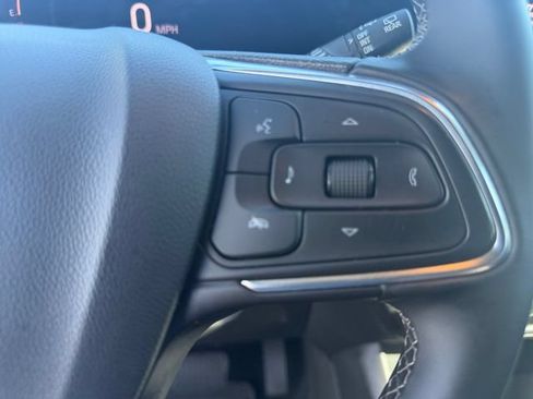 Used 2025 Buick Encore GX Preferred AWD/4WD image 32
