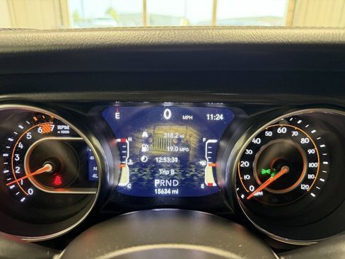Used 2023 Jeep Wrangler Unlimited Sahara AWD/4WD image 35