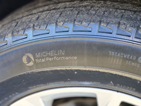 Used 2022 Chevrolet Equinox LS w/ LS Convenience Package image 11