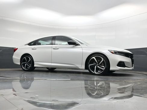 Used 2022 Honda Accord Sport image 29