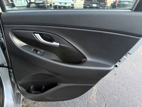 Used 2020 Hyundai Elantra GT image 30