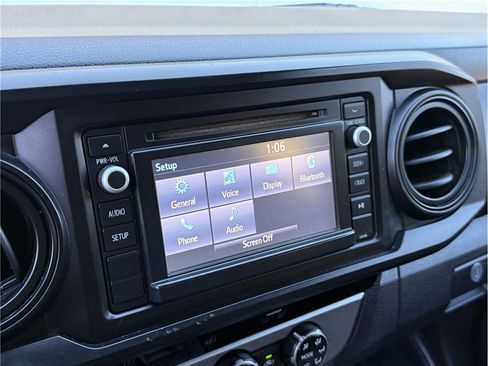 Used 2016 Toyota Tacoma SR image 16