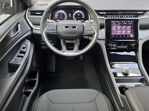 New 2025 Jeep Grand Cherokee Laredo X w/ Luxury Tech Group I RWD image 12