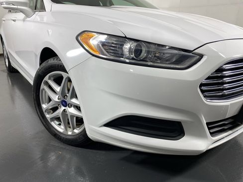 Used 2014 Ford Fusion SE image 3