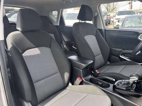 Used 2023 Kia Soul S FWD image 14