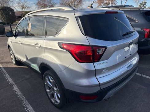 Used 2019 Ford Escape Titanium image 4