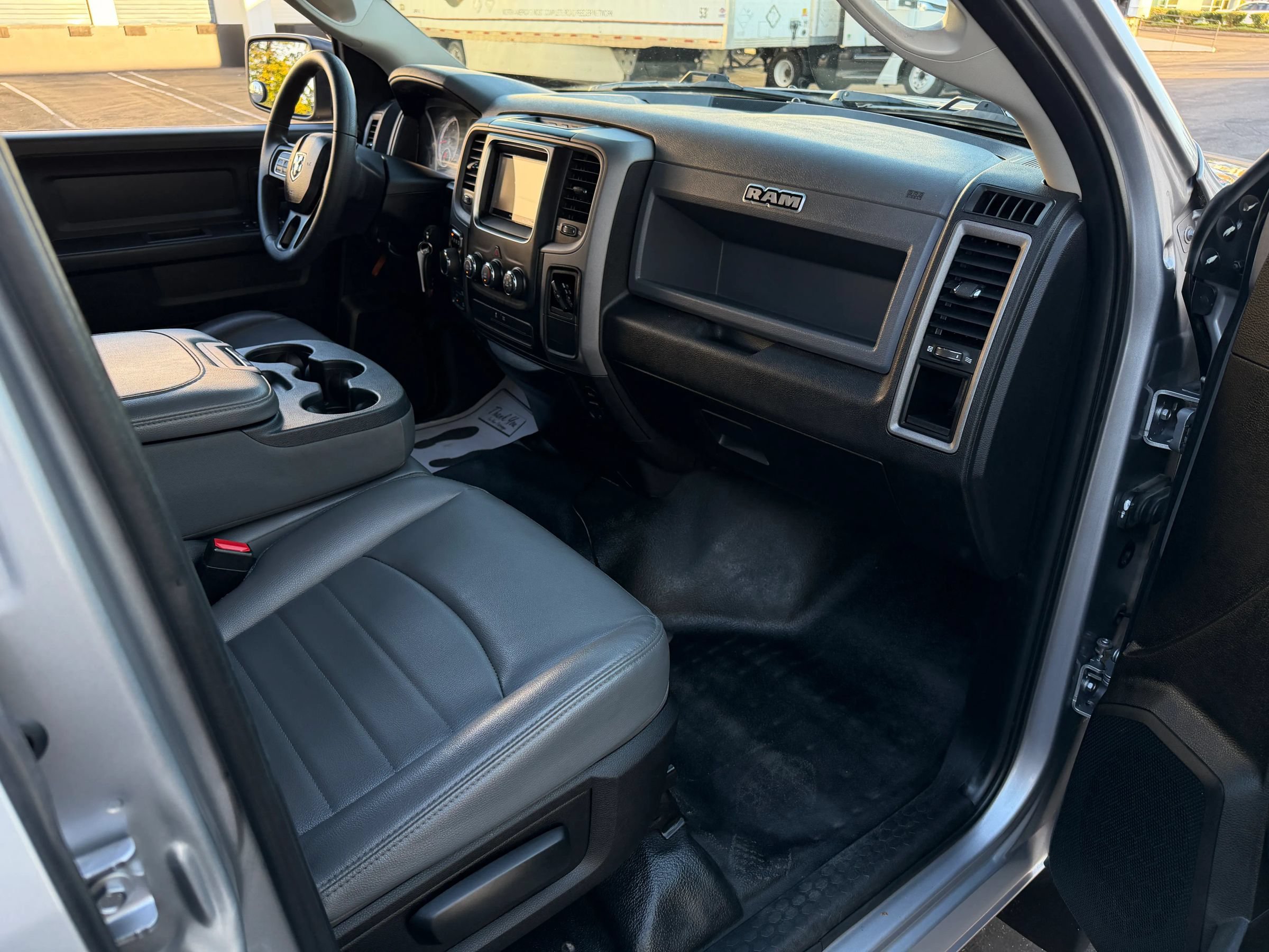 Used 2019 RAM 1500 ST AWD/4WD image 17