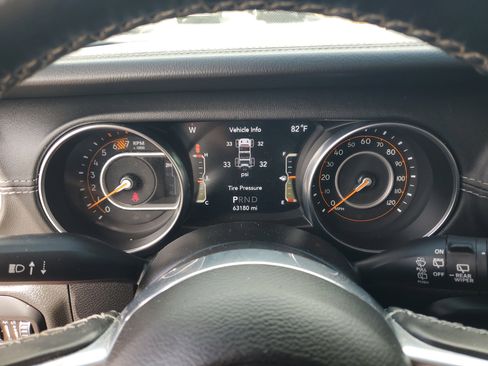 Used 2021 Jeep Wrangler Unlimited Sahara AWD/4WD image 19