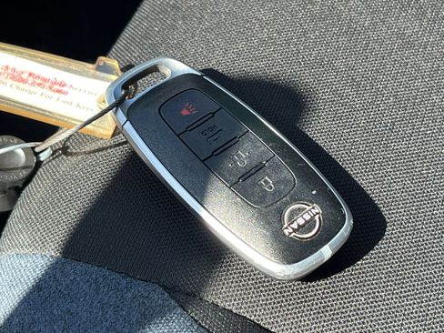 Used 2025 Nissan Versa SV FWD image 21