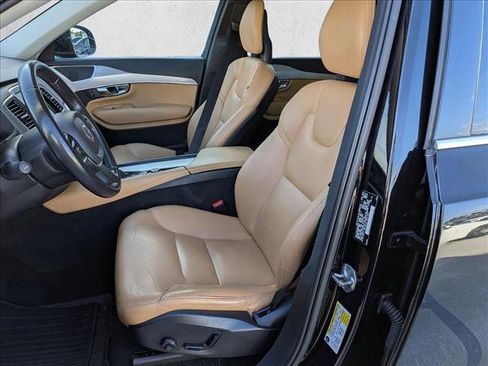 Used 2016 Volvo XC90 T5 Momentum image 14