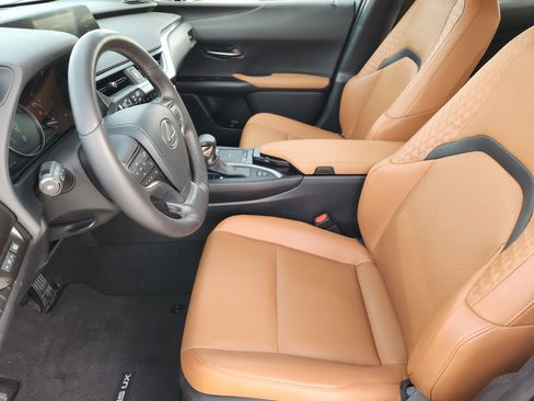 Used 2019 Lexus UX 250h image 16