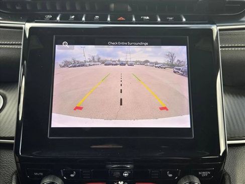 Used 2023 Jeep Grand Cherokee L Laredo image 9