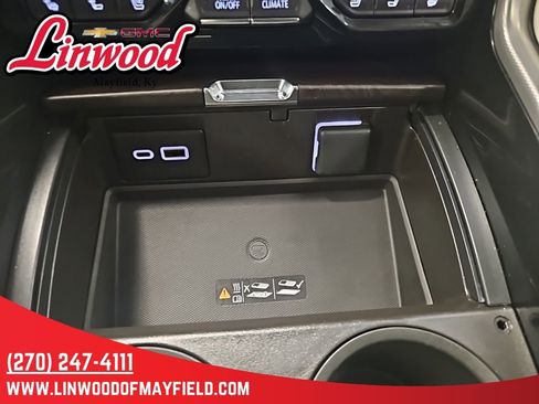 Used 2024 GMC Yukon XL Denali w/ Denali Reserve Package image 29