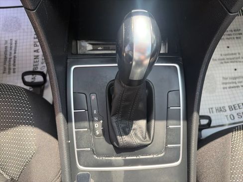 Used 2017 Volkswagen Passat 1.8T S FWD image 21