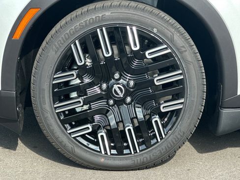 New 2026 Nissan Leaf Platinum+ w/ Cargo Package (Platinum+) image 33