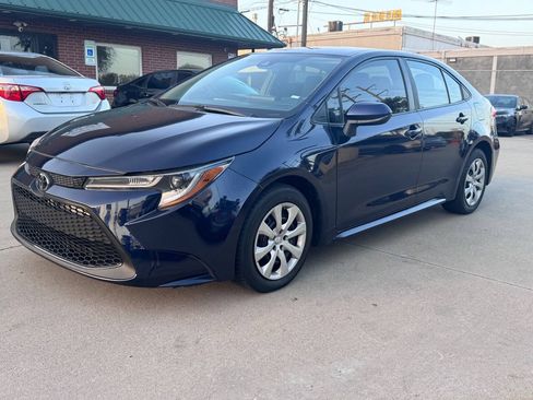 Used 2022 Toyota Corolla LE FWD image 1