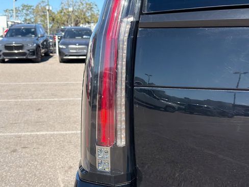 Used 2015 Cadillac Escalade Premium image 10