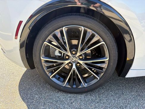 New 2026 Toyota Prius XLE image 36